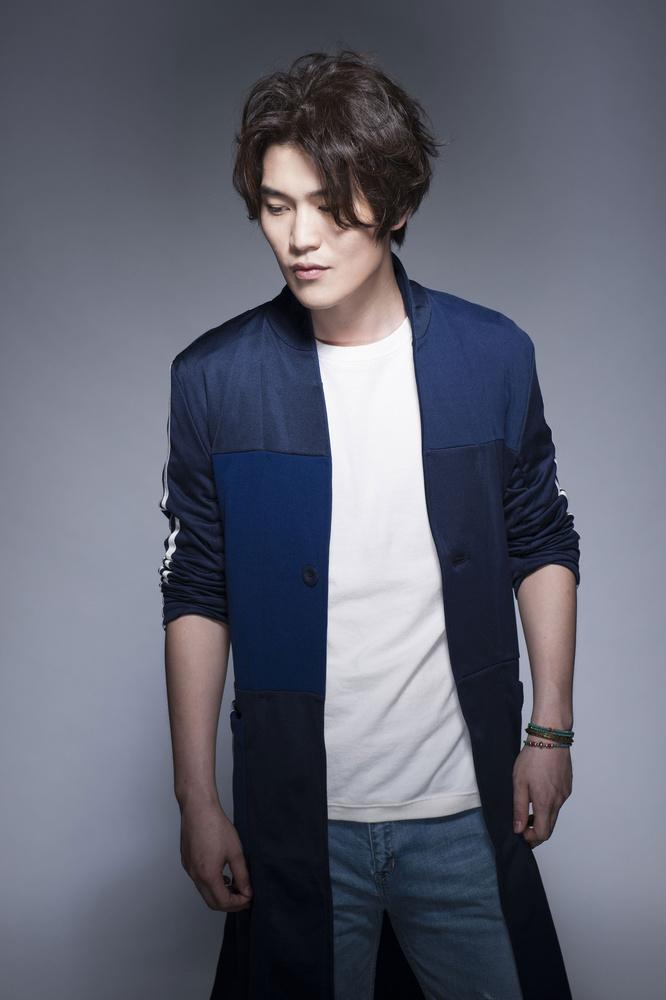 音乐才子刘凤瑶潇洒演绎《感官先生》