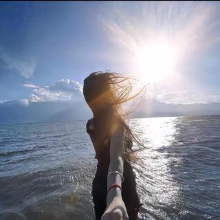 终有一天我会放下执着和不舍带遗憾继续往前