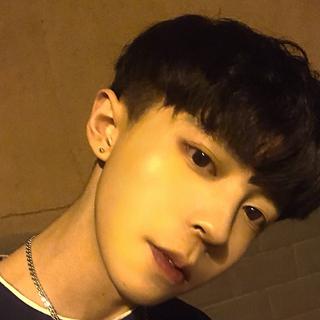 戴上耳机｜单曲循环让耳朵怀孕