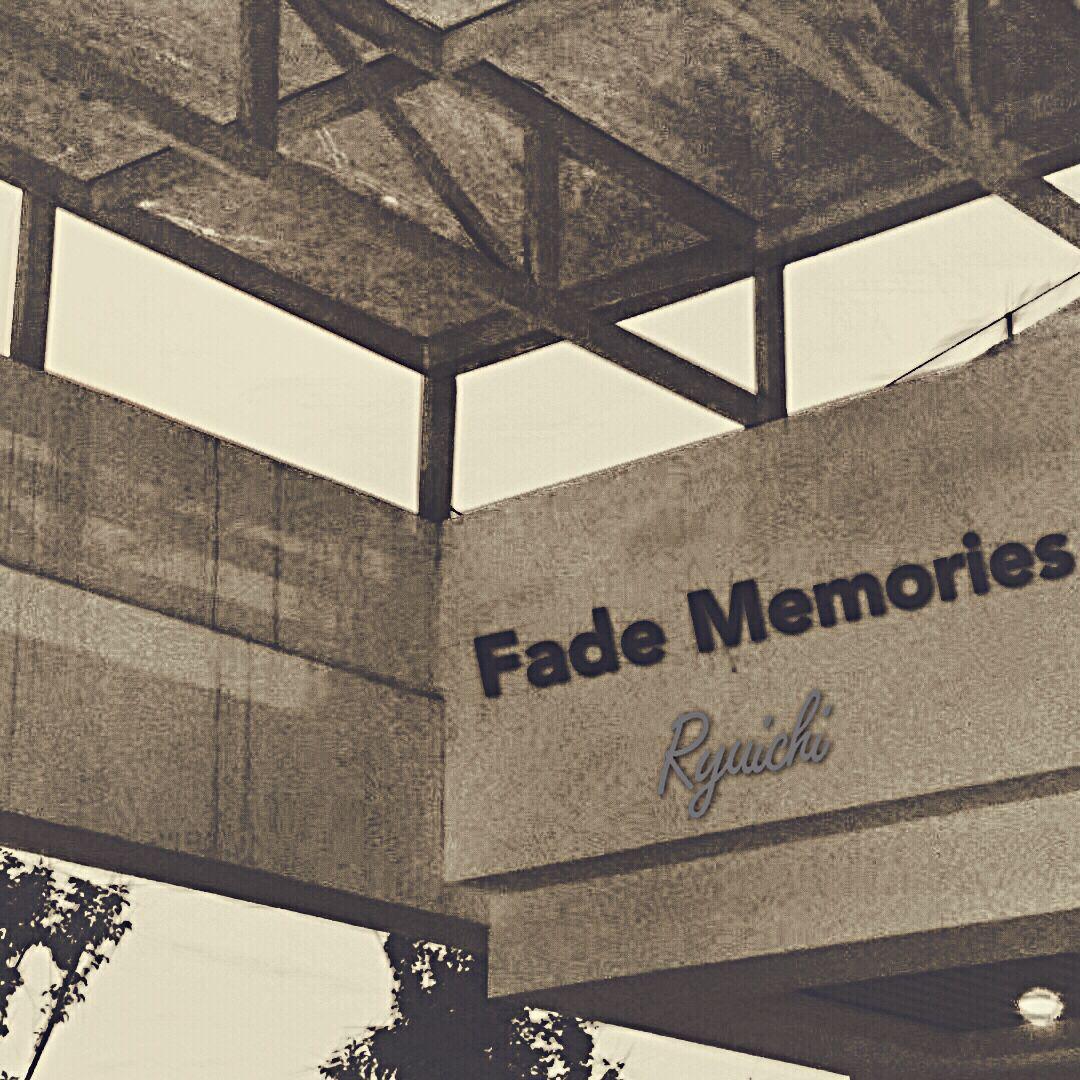 Fade Memories专辑