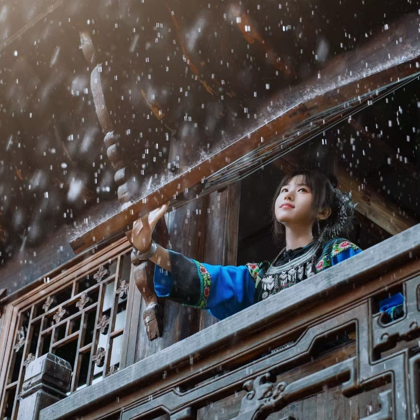 雨打窗棂晚 - 任白