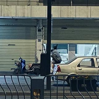 宝剑插腰间宝剑冒火焰