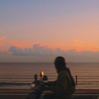 『日落兜风』黄昏海岸 晚风轻拂 自由惬意感