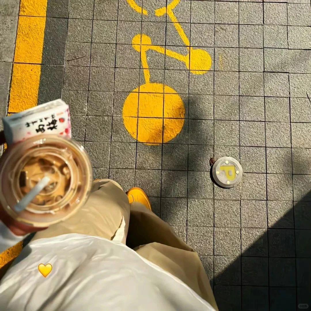 红色高跟鞋