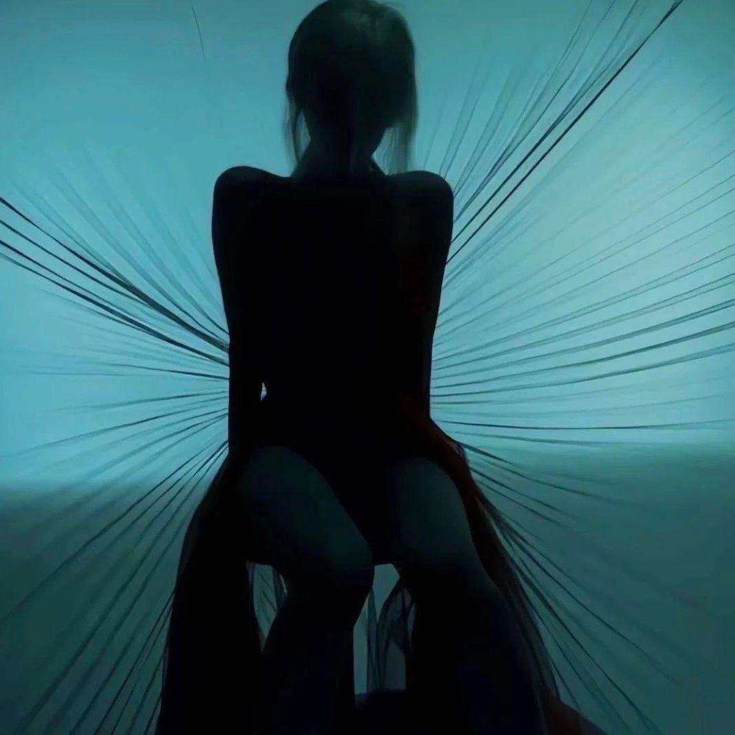 当时那把剑离我0.01公分