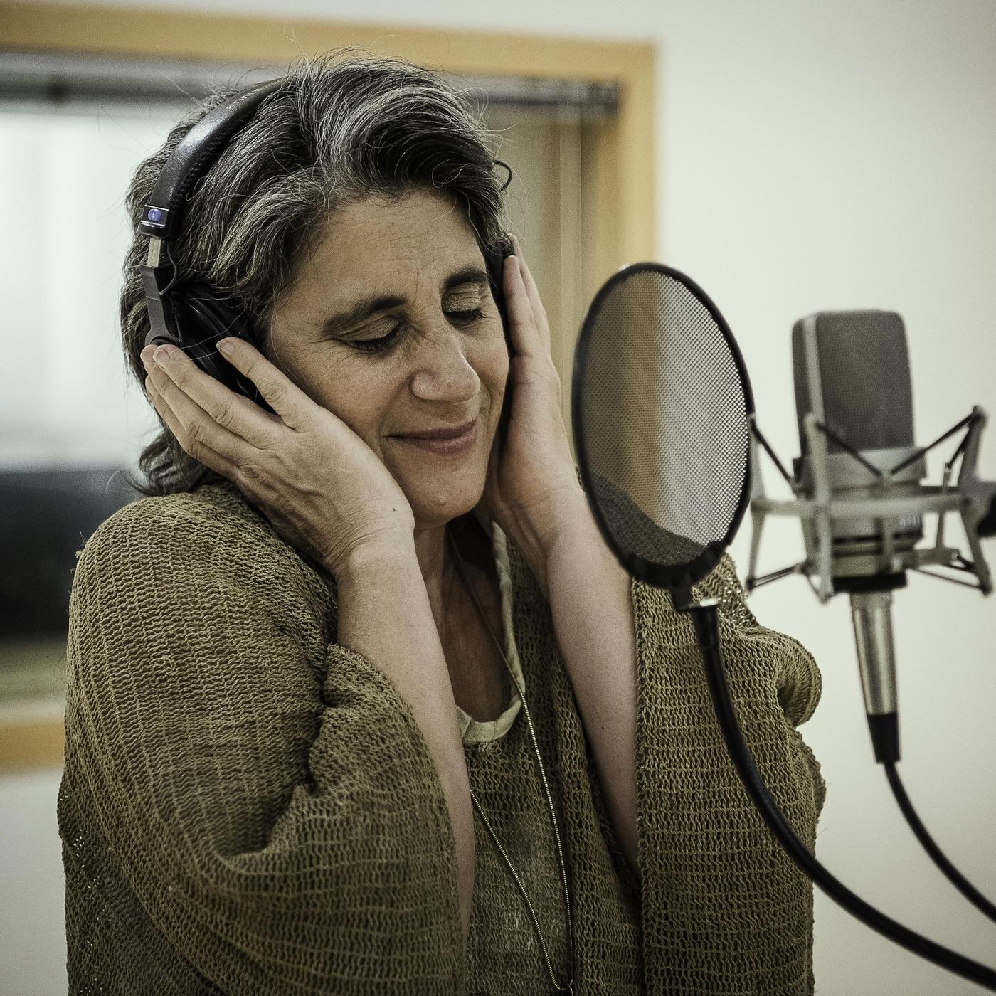 La Pomeña (feat. Lito Vitale)