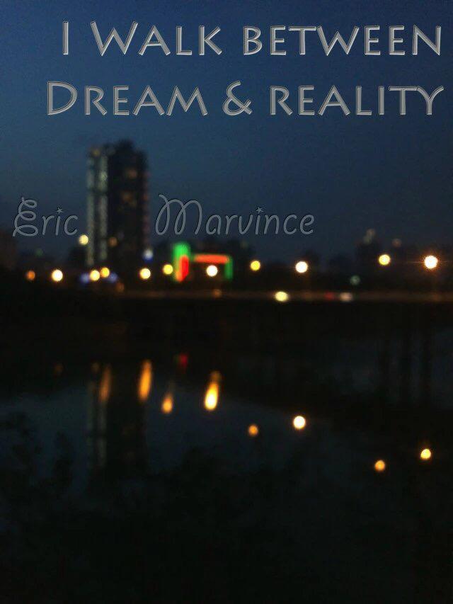 I walk between dream and reality专辑