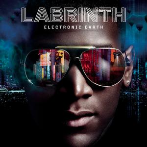 Labrinth & Emeli Sande - Beneath Your Beautiful (VS karaoke) 带和声伴奏 （升1半音）