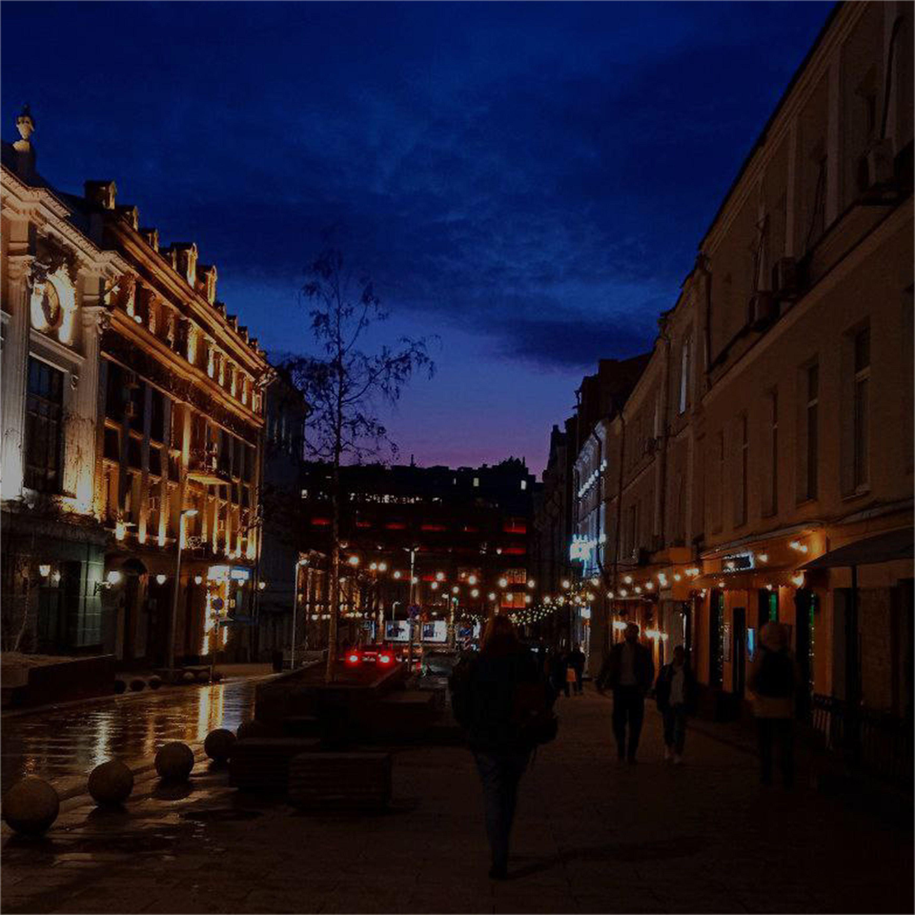 玄色1979 (Dark Hue)