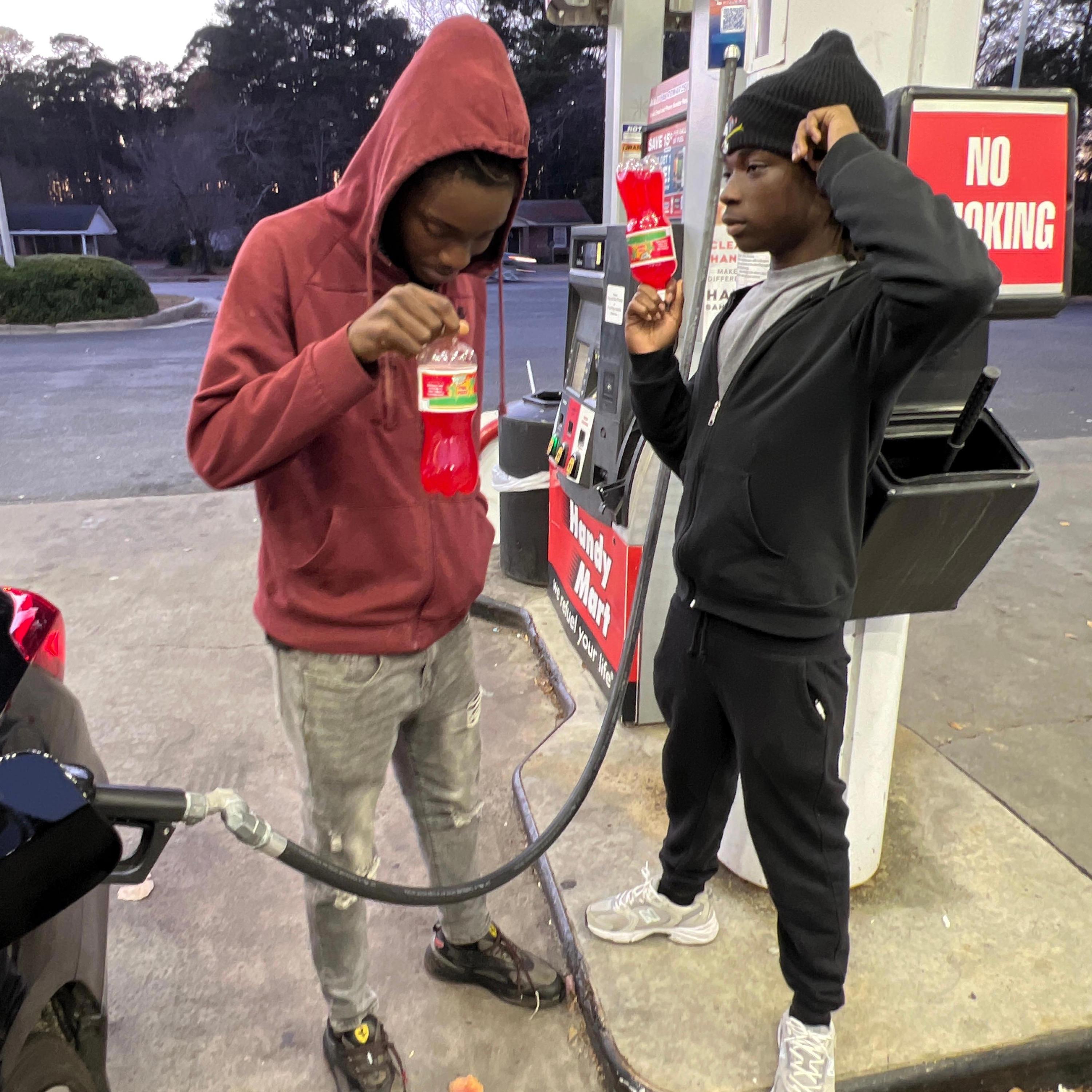 Me and twin (feat. Pmoneyfrmdak)