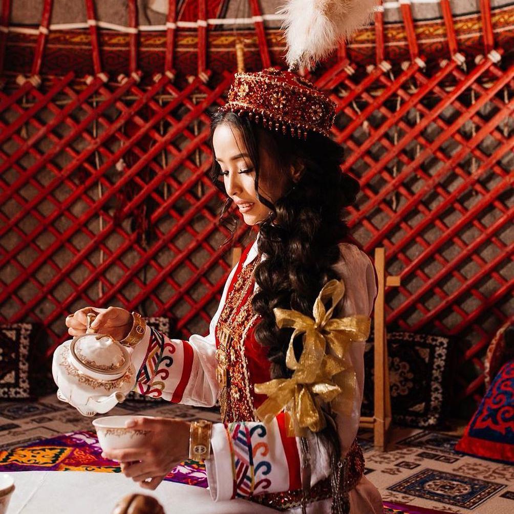 Ulken Qyzdar Jylamaidy