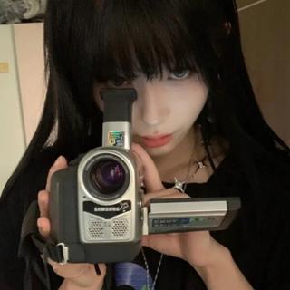 女孩子不听点硬核的音乐，难不成听学猫叫