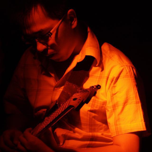 艾克博士-Akbar-Yar-Yaru