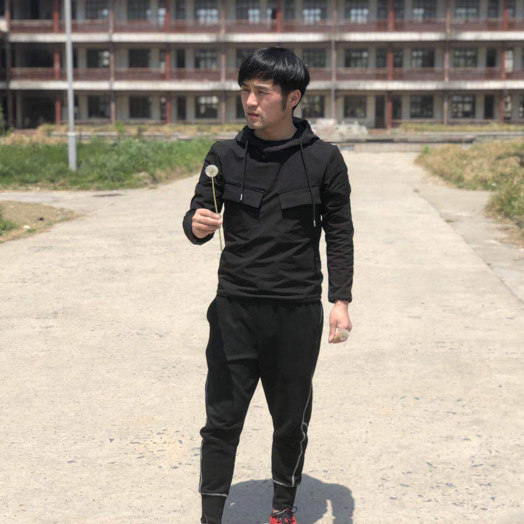 那两个少年