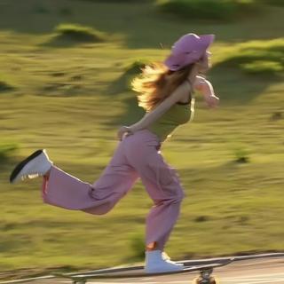 漂浮灵魂自由曲|在解构主义的光谱上狂奔