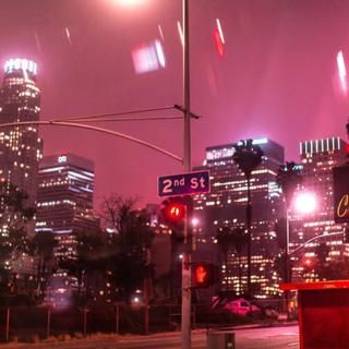 故事的开始发生于一个星期天下午