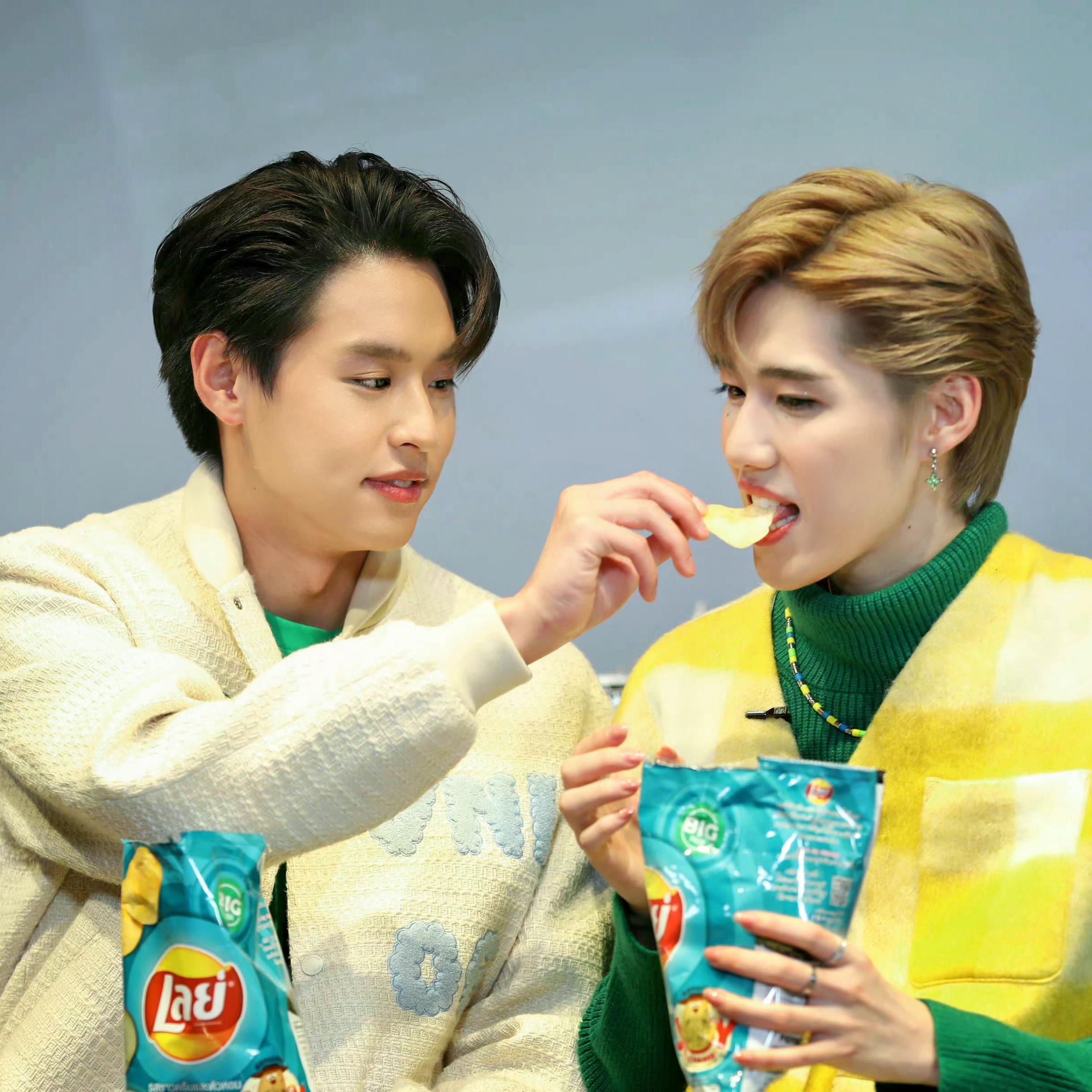 โต๊ะริม (Melt)（桌边（融化））-Billkin