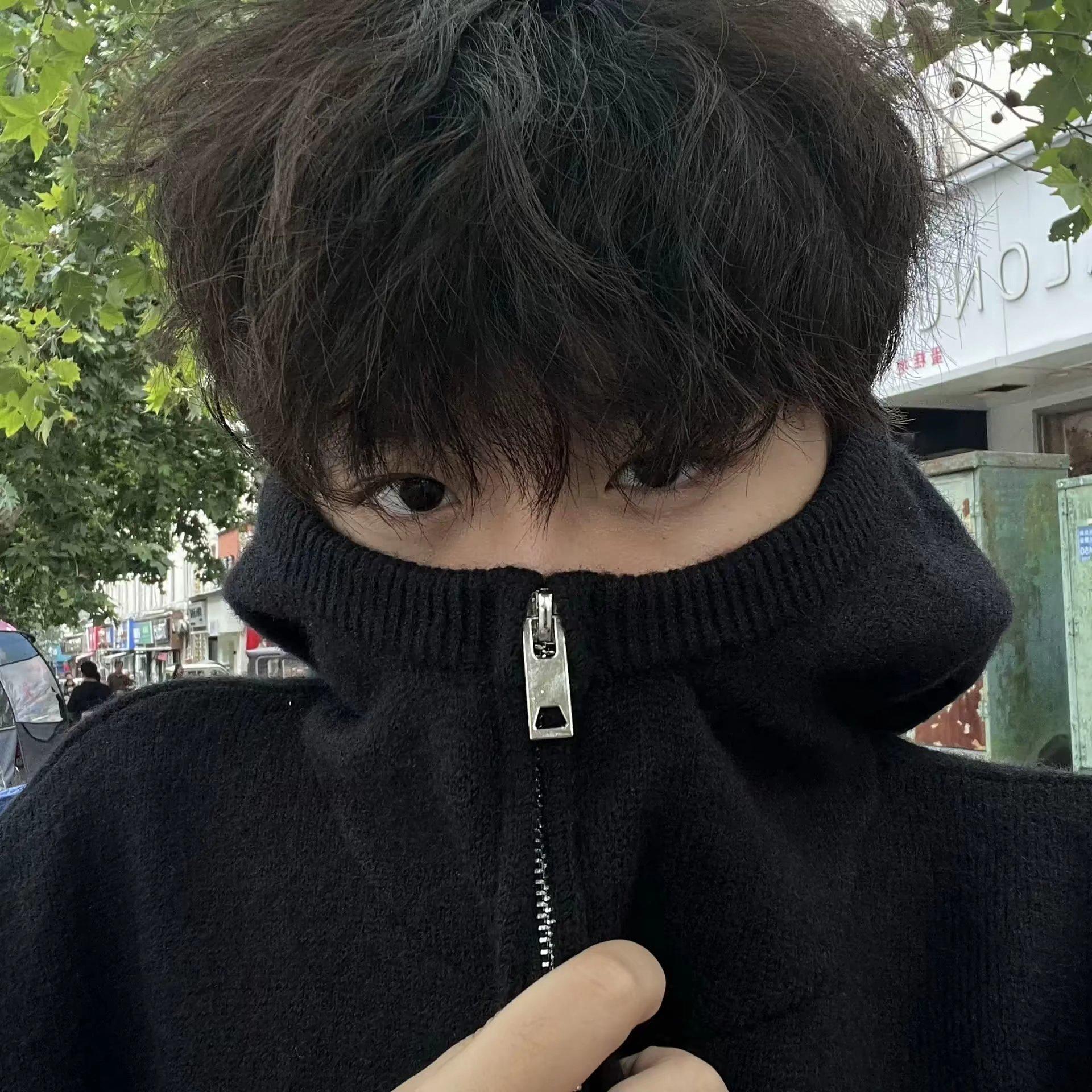 我于是恍惚 原来喜欢一个人是这种感觉 就算难过也是心甘情愿的