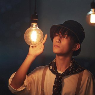 花开花落已成空，潮起潮落人不同