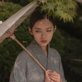 人生若只如初见，何事悲风秋画扇。