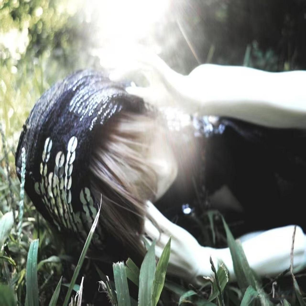 我在雨后森林里哭泣