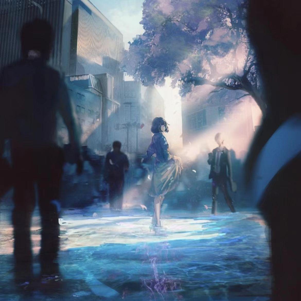 在阴郁的天空下