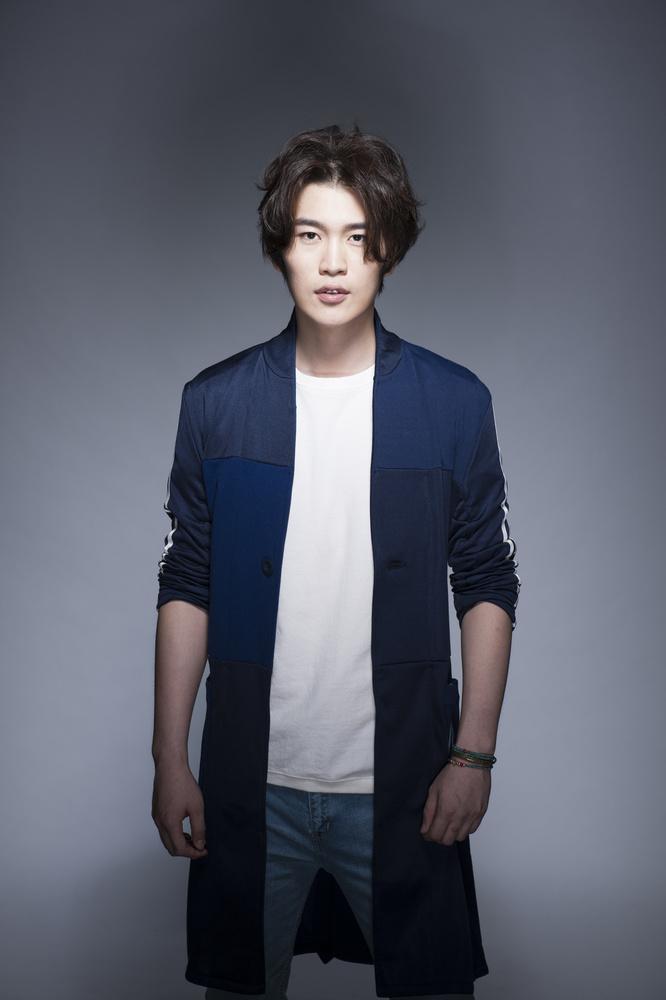 音乐才子刘凤瑶潇洒演绎《感官先生》