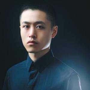 驶向深蓝（何丽华词曲、朱玲组合演唱）纯伴奏 （升5半音）