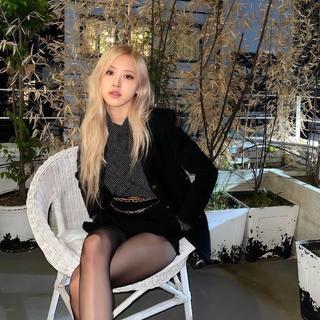 KPOP | 霓虹灯下的舞步，城市因你而沸腾