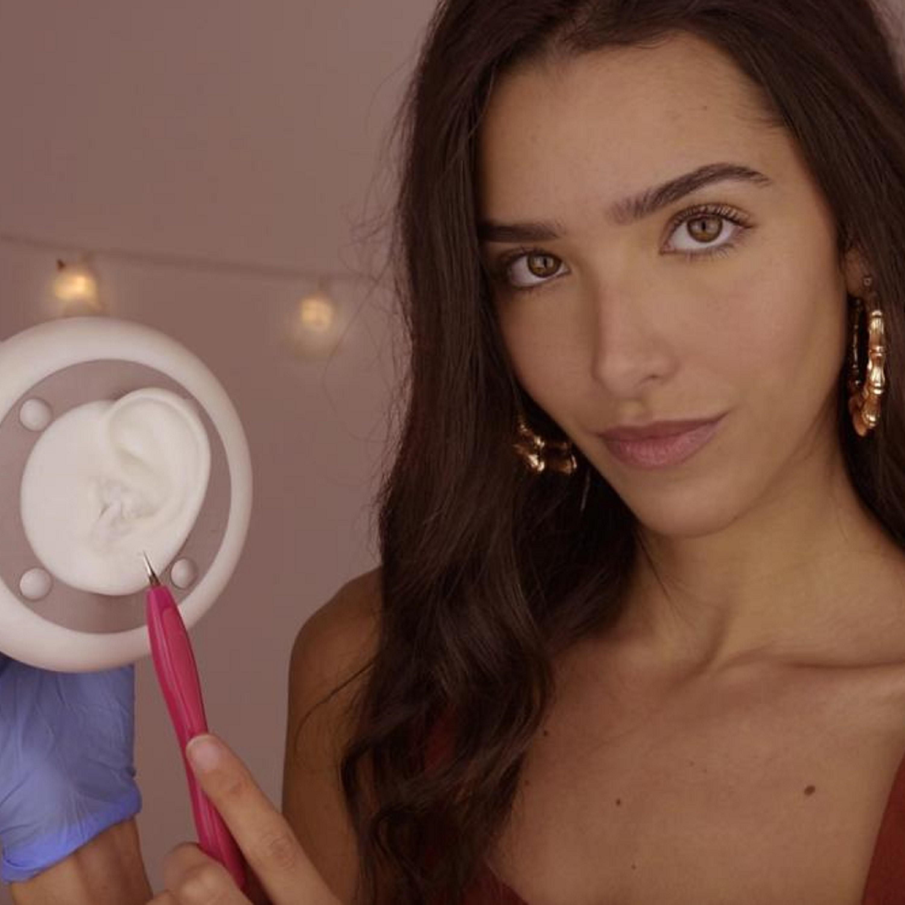 Ear Picking & Silicon Sponge Rubbing