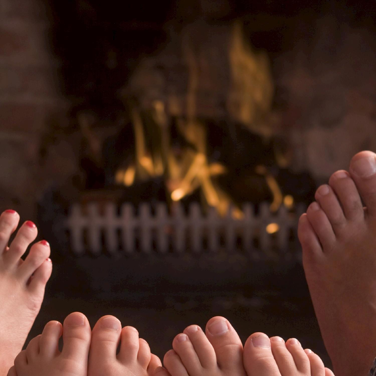 Crackling Fireplace (1 Hour) - Single