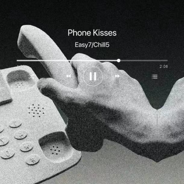 Easy7 - phone kisses