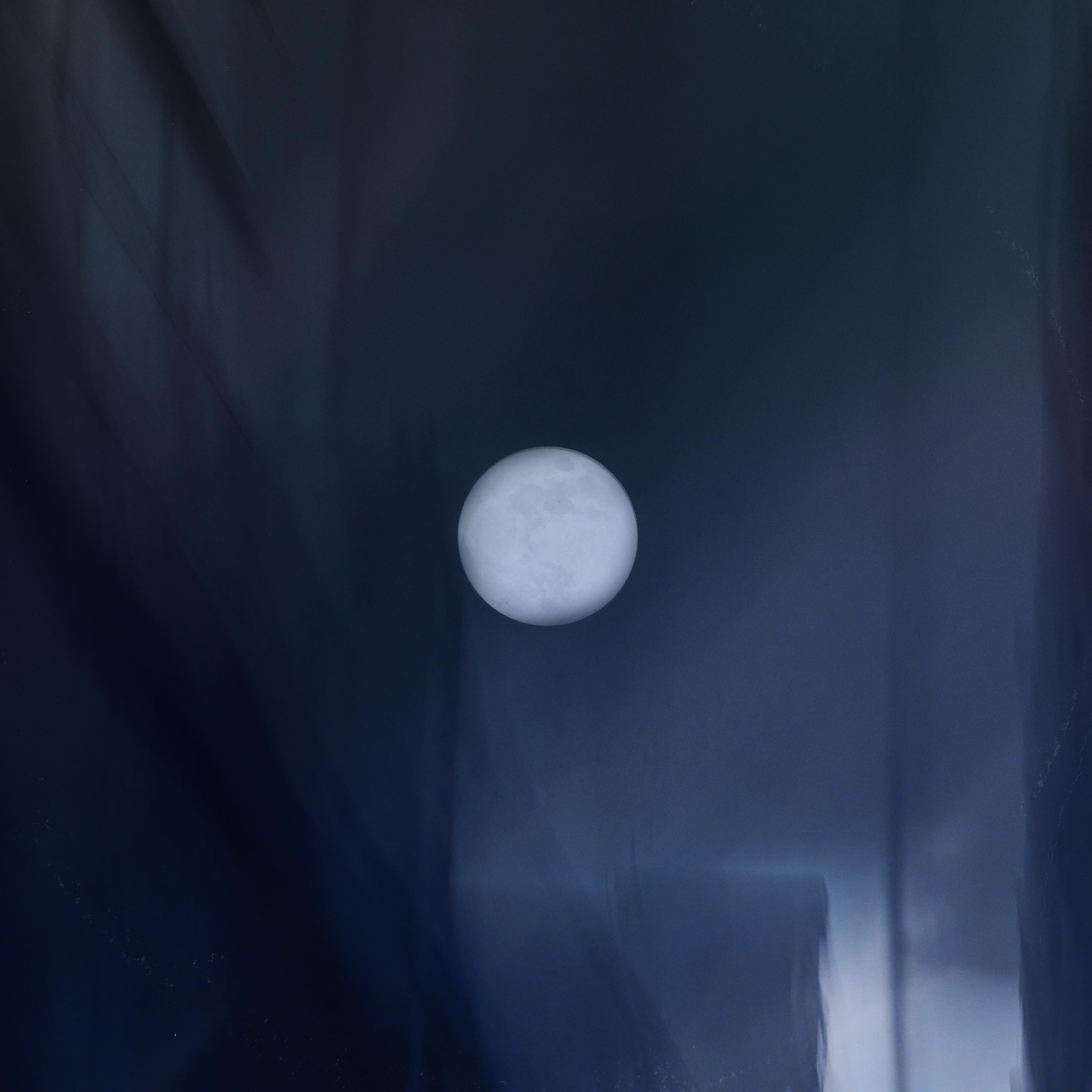 白