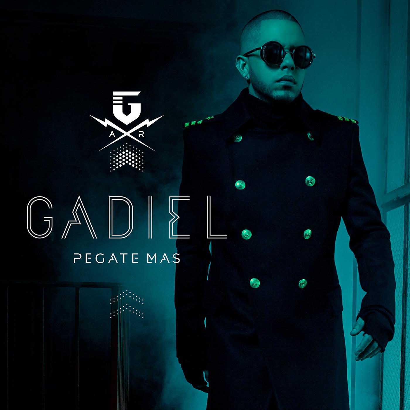 Pégate Más