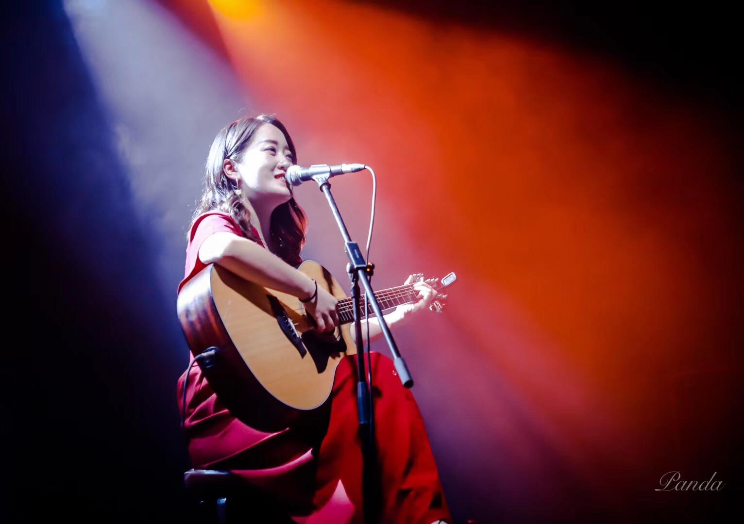 从livehouse唯一女员工到独立音乐人,她的音乐可以下酒