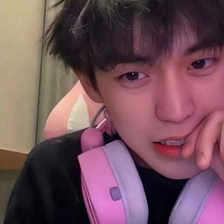 “耳机里的音乐 是我最低成本的快乐”