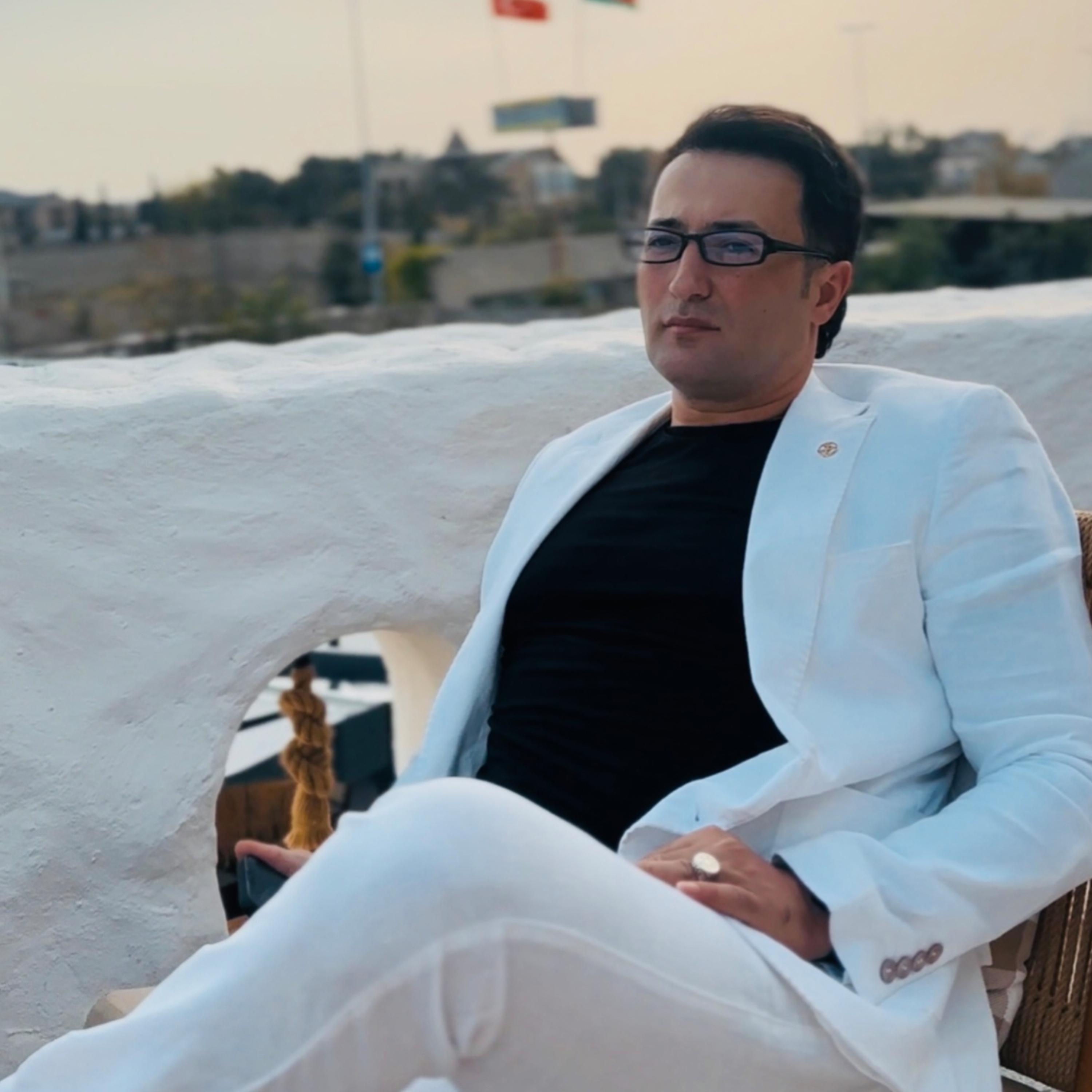 Ey insanlar budur eşq