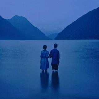 「深海飞行」在梦与哀伤的轻波里依洄