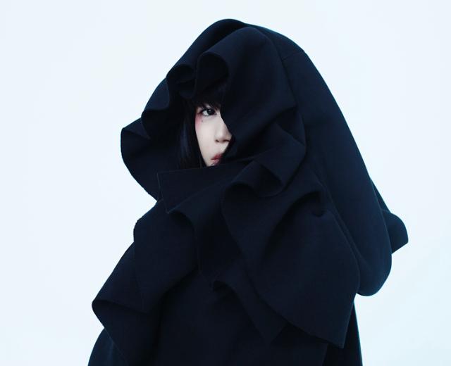 やくしまるえつこ