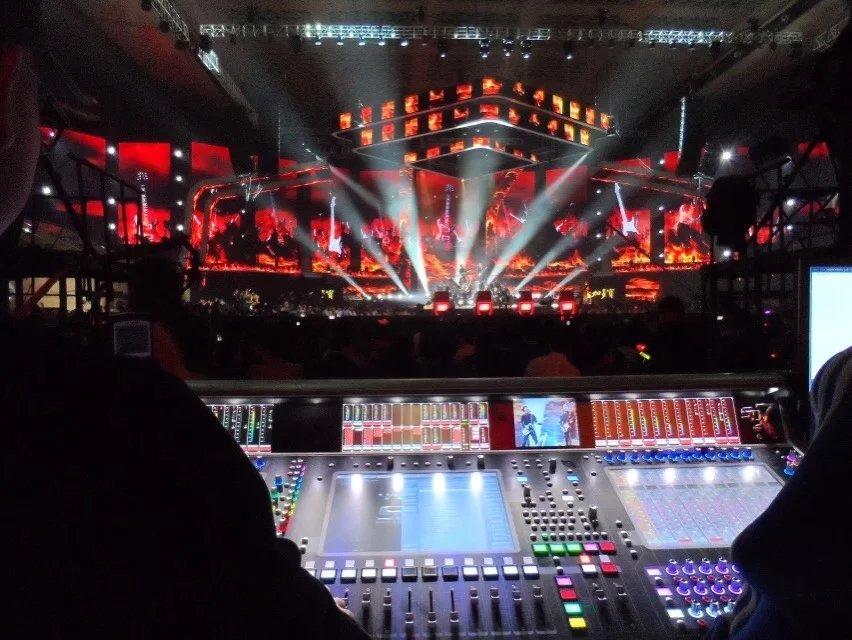 鹿晗×福克斯×张颜齐×低苦艾乐队兰州兰州