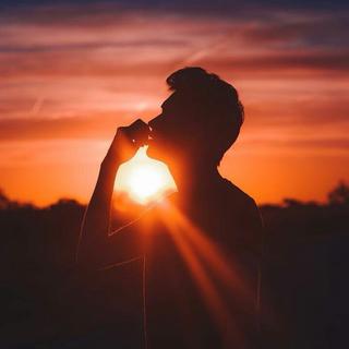 浪漫逃亡80s | 梦幻男嗓 飞驰在霓虹地平线