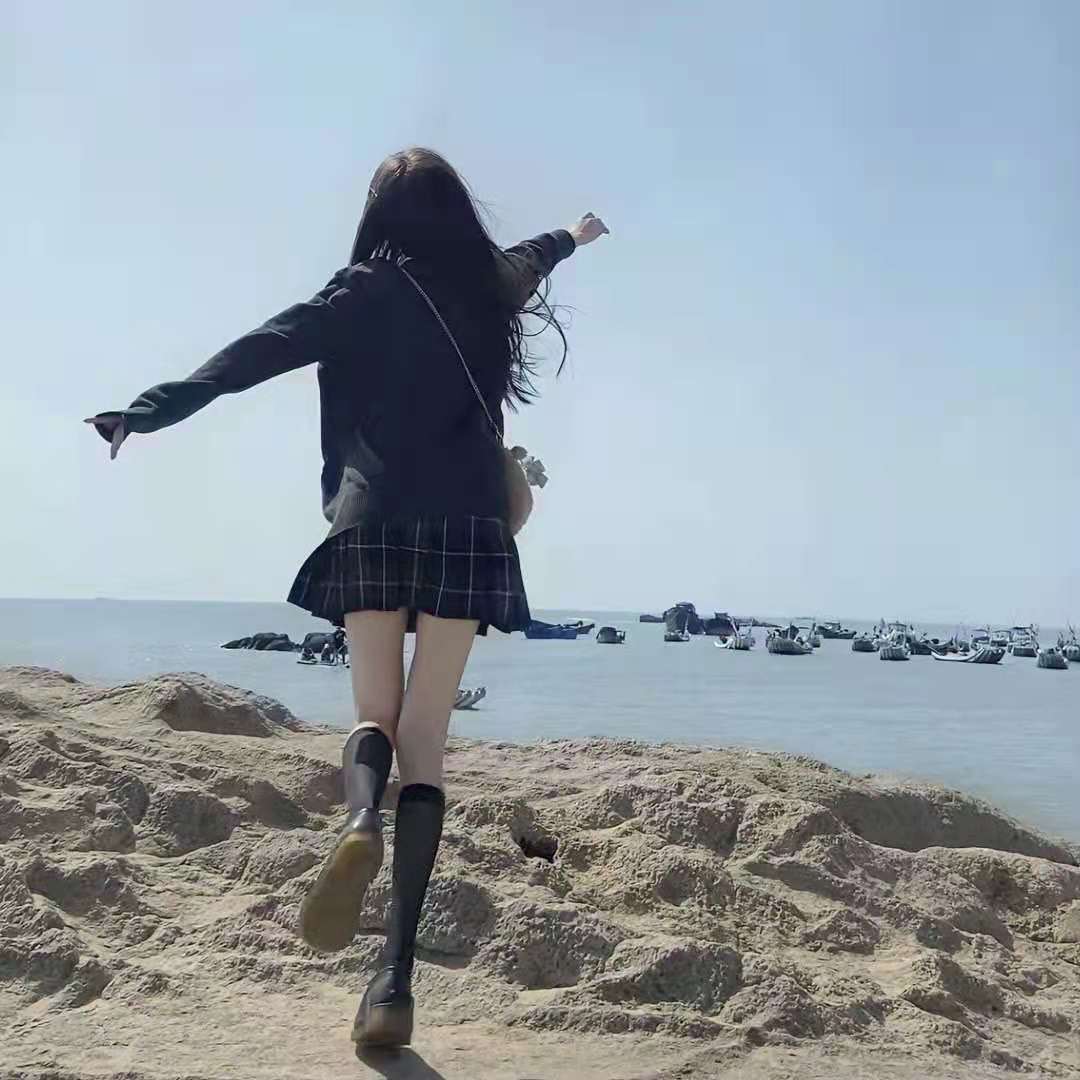 (｡･ˇ_ˇ･｡:)