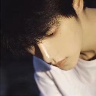 ‘’治愈男嗓陪你入睡‘’