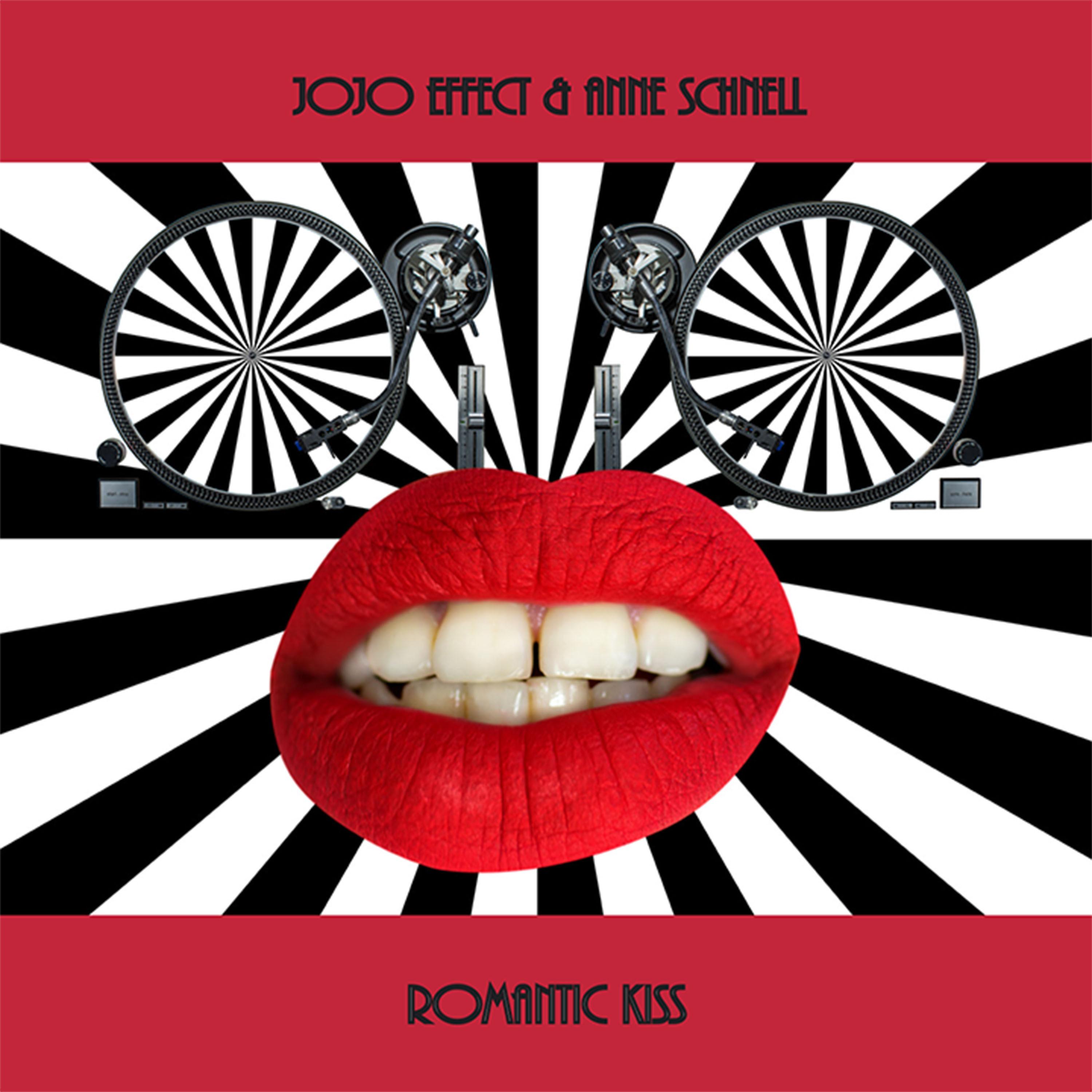 Romantic Kiss