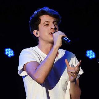 English【那些一听就上瘾的歌】