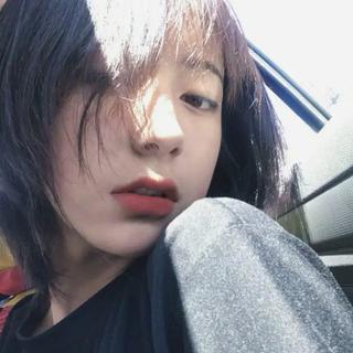 错的人教你长大，对的人陪你长大