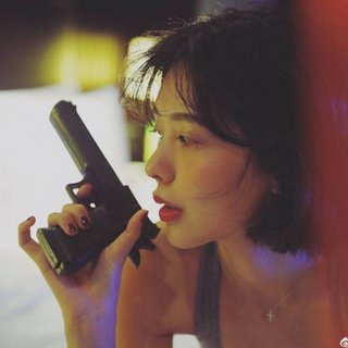 因为我的一厢情愿，想念便掷地无声