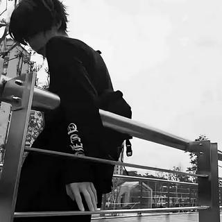 物是人非事事休 欲语泪先流