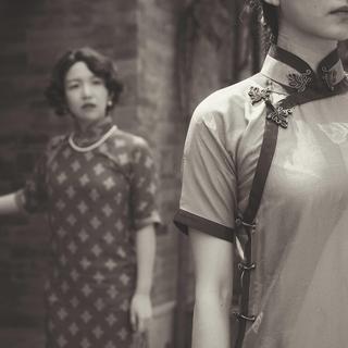 她的剧场｜“多年前她来到，仿佛风中野草”