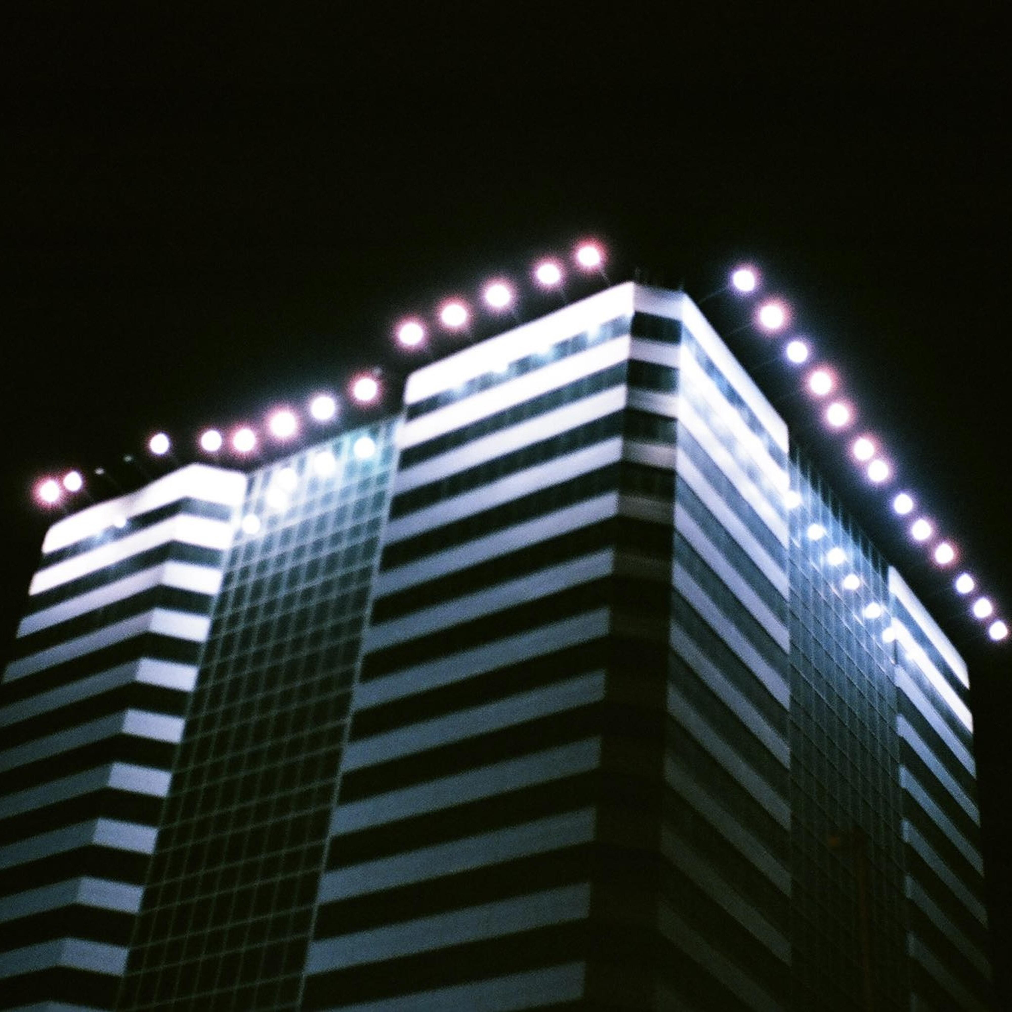 昨日の约束 (feat. 奇妙礼太郎)